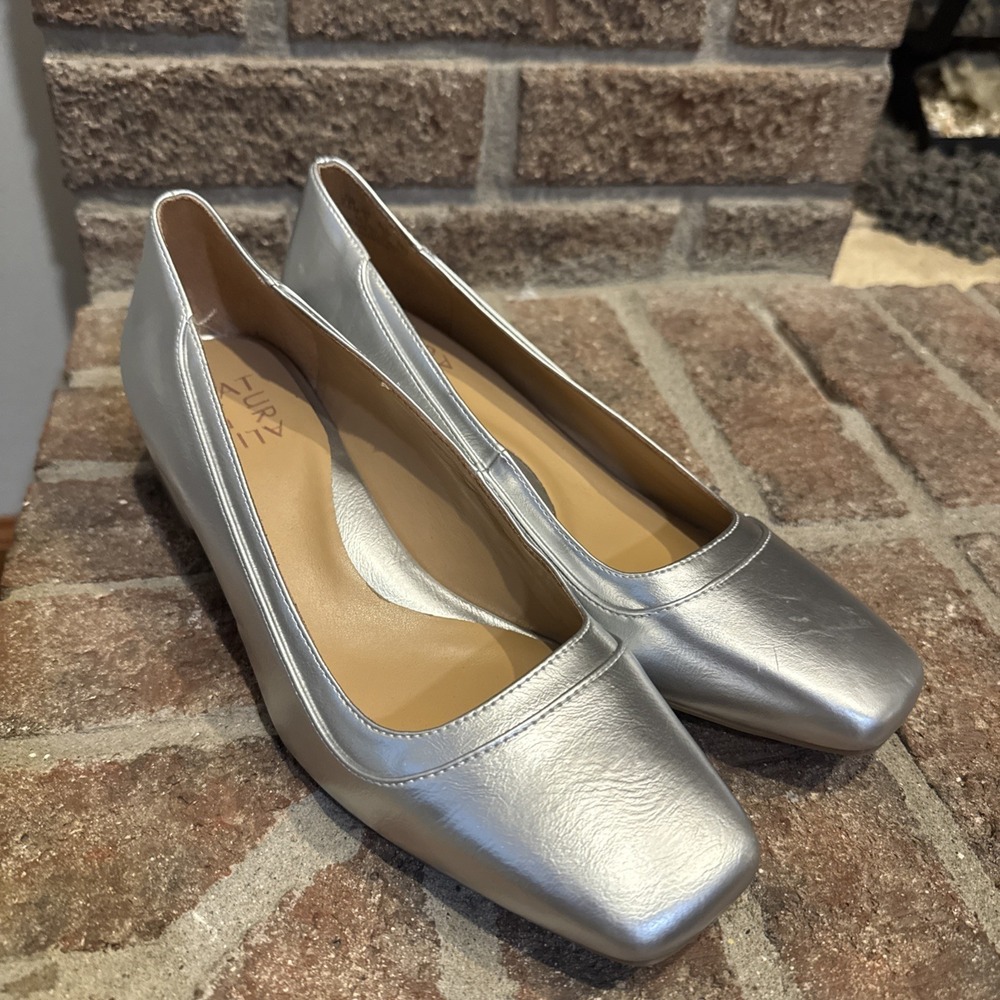 Naturalizer Huntley Pump Square Toe Block Heel  Silver Shoes Size 7.5M #428